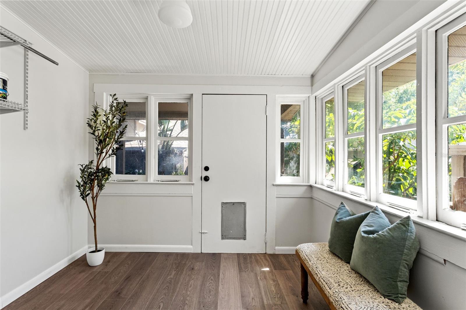 Image 25 of 54 For 407 Paris Street