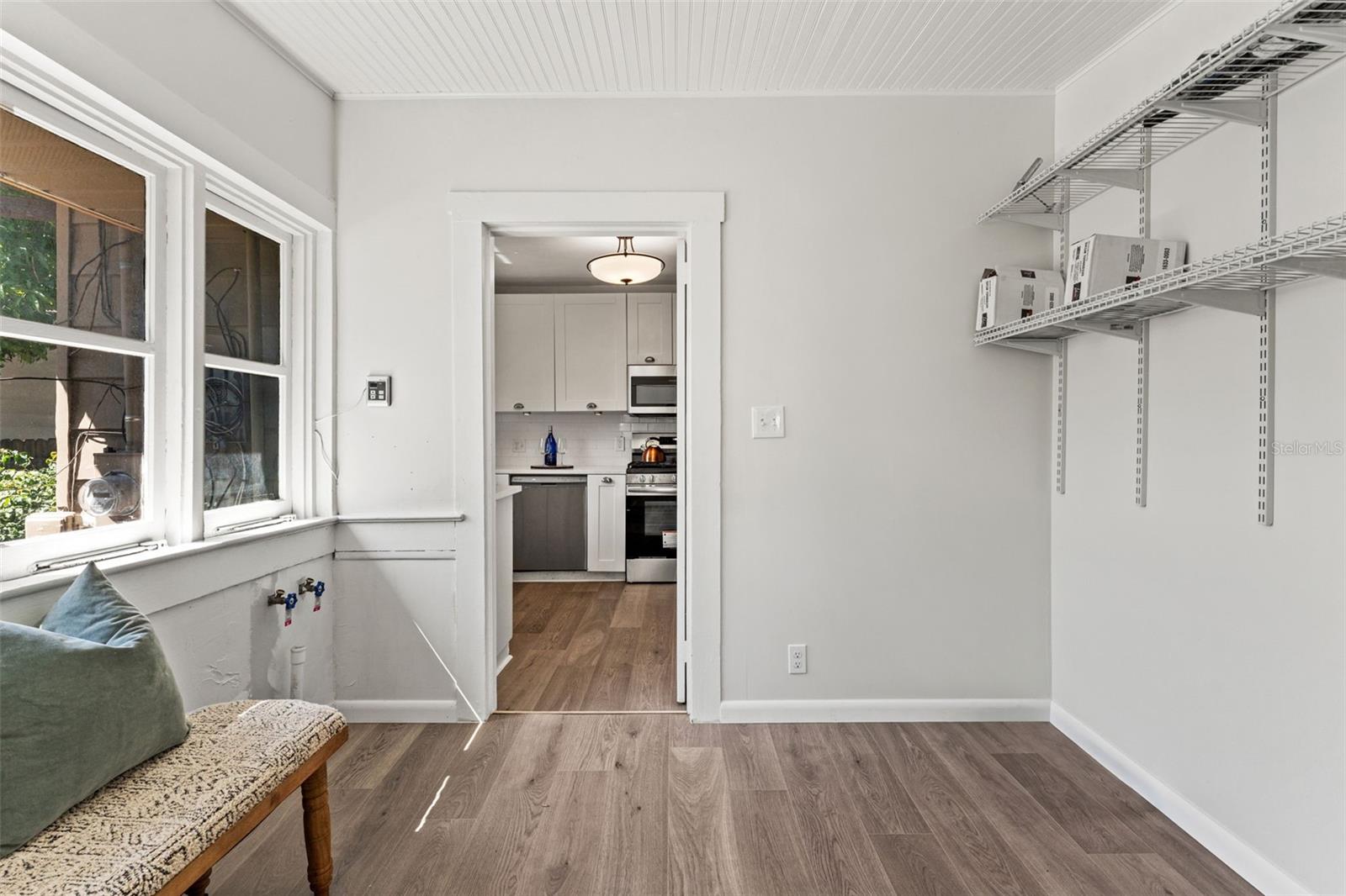 Image 26 of 54 For 407 Paris Street