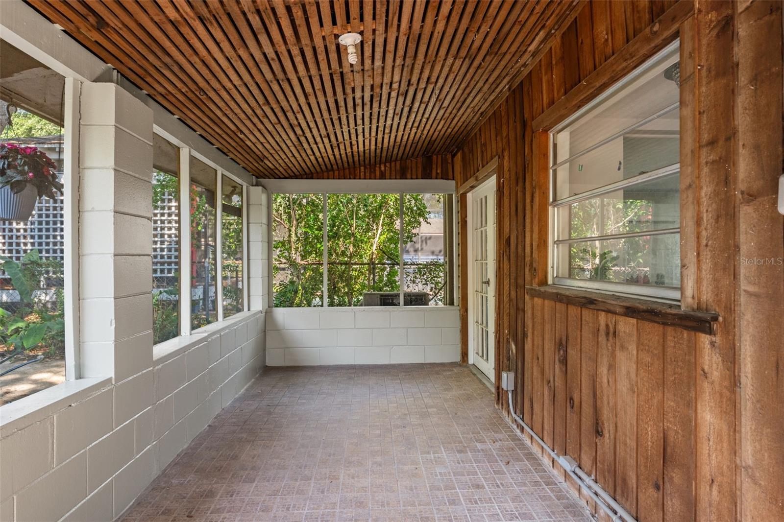 Image 35 of 54 For 407 Paris Street