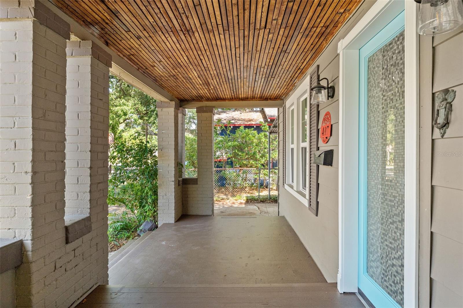 Image 4 of 54 For 407 Paris Street