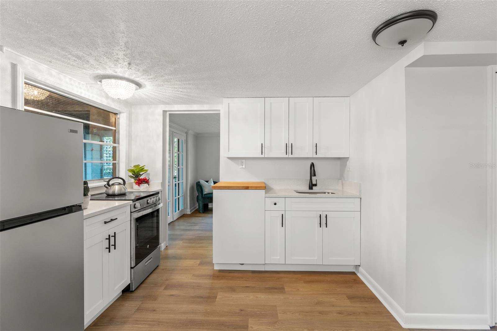 Image 40 of 54 For 407 Paris Street