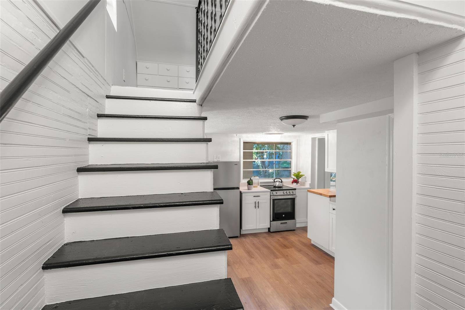 Image 43 of 54 For 407 Paris Street