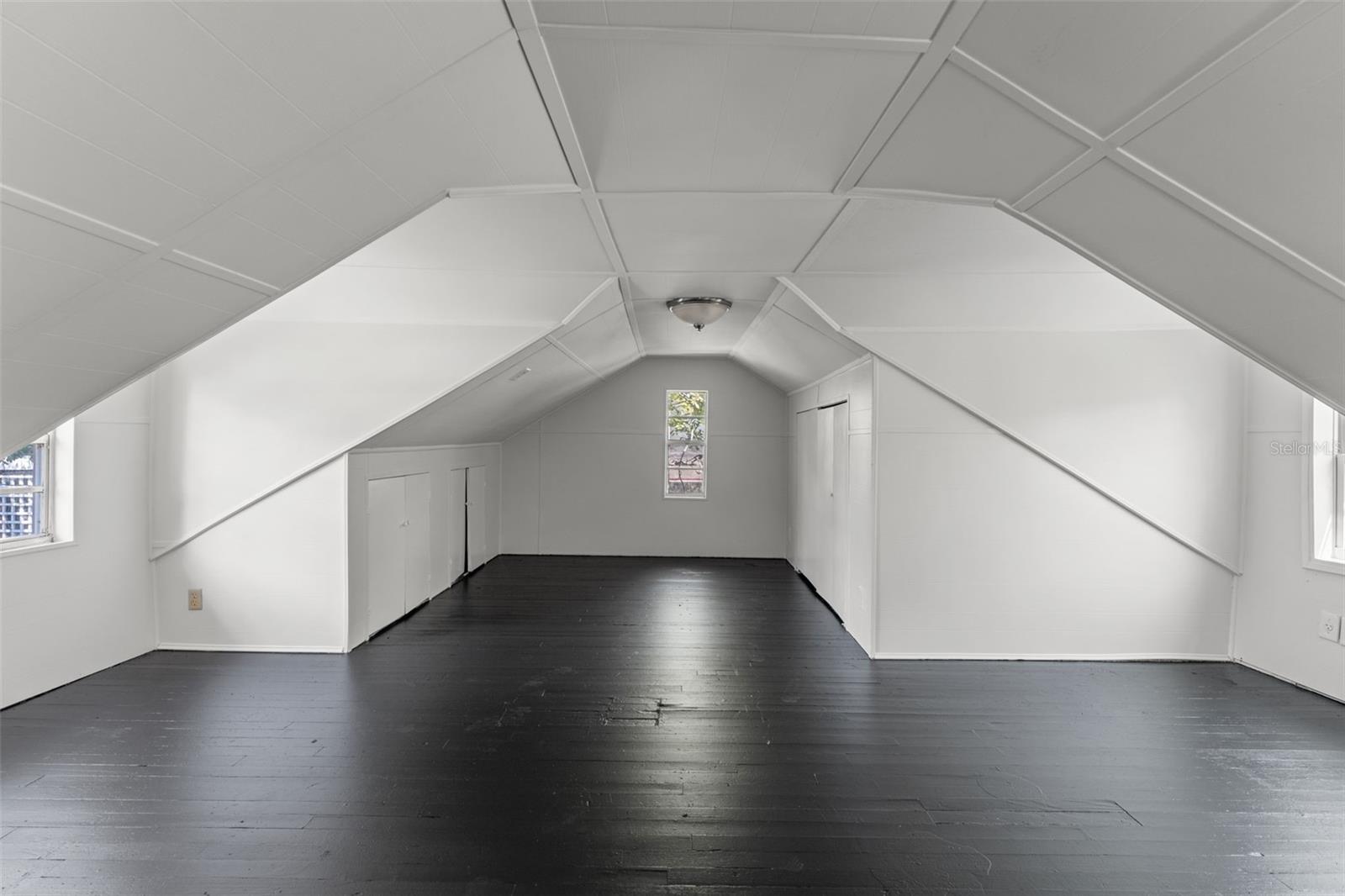 Image 44 of 54 For 407 Paris Street