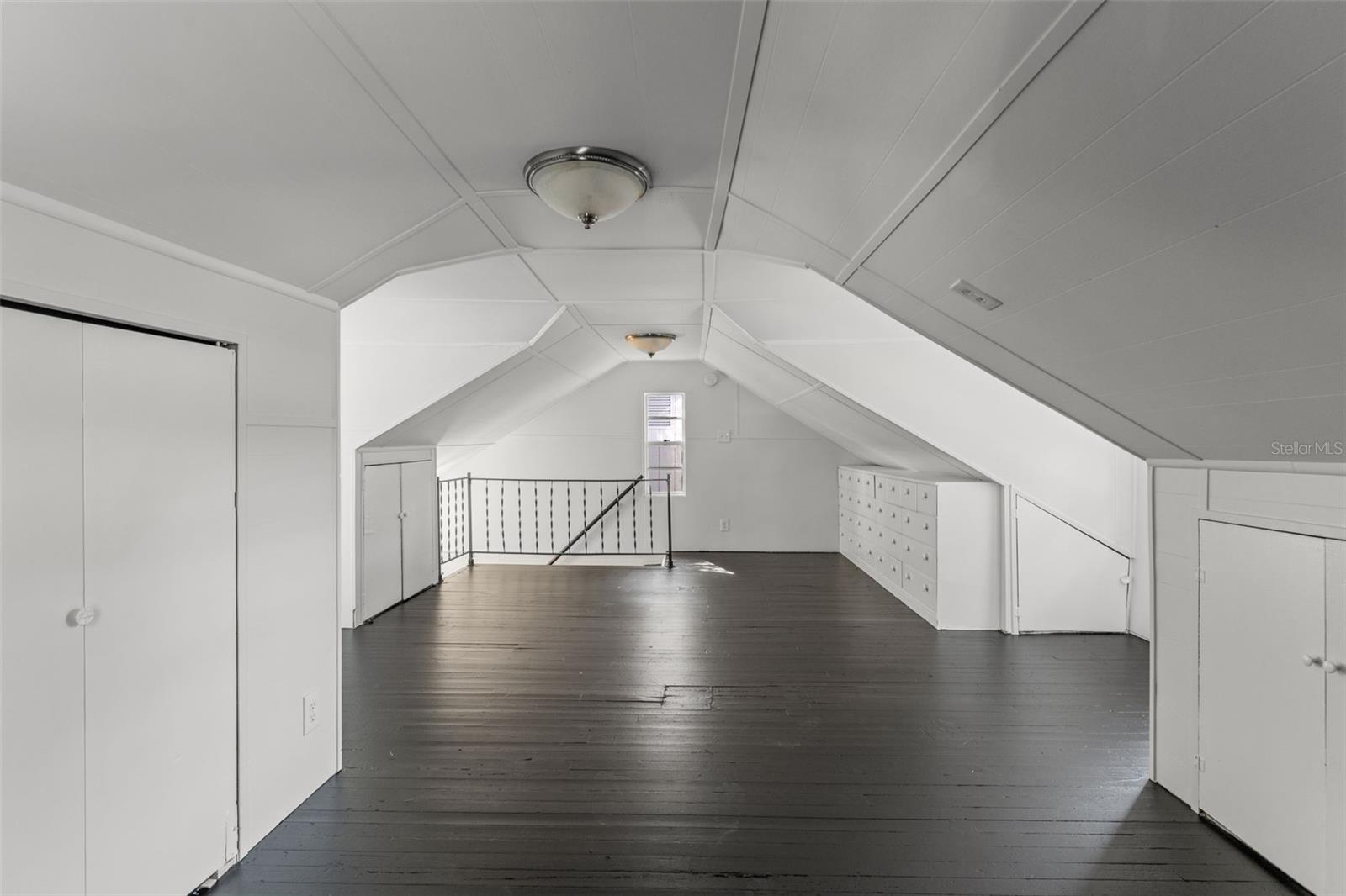 Image 45 of 54 For 407 Paris Street