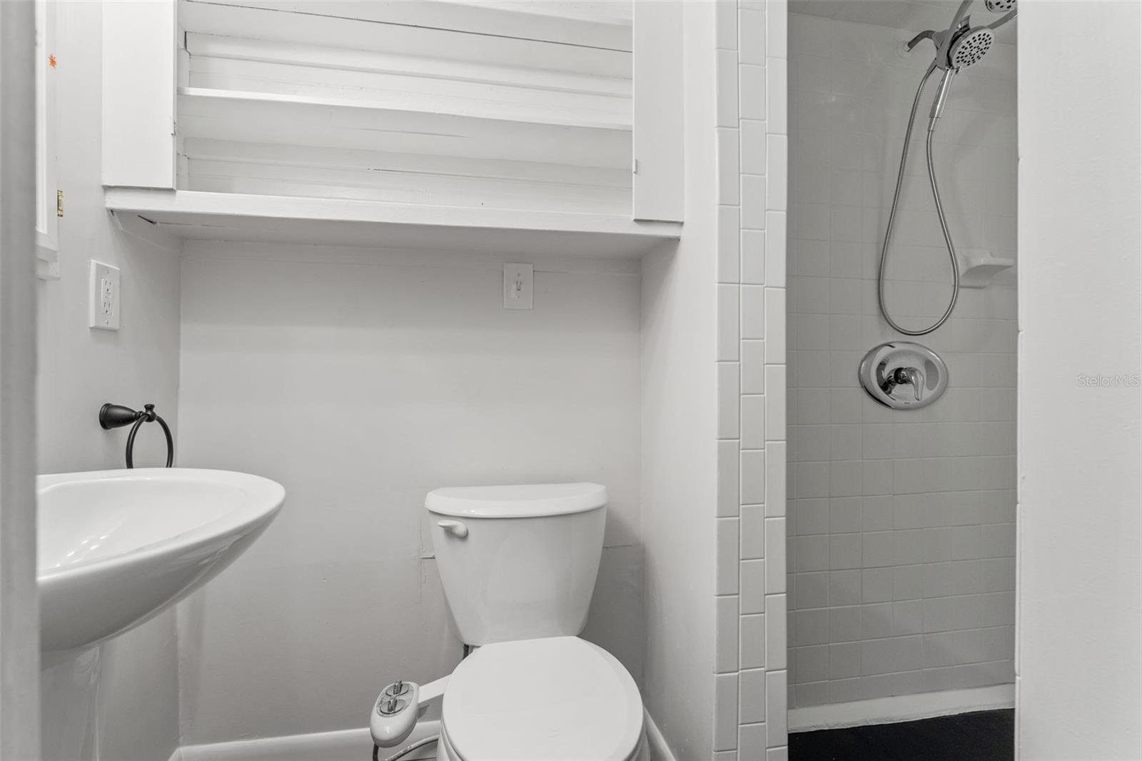 Image 48 of 54 For 407 Paris Street