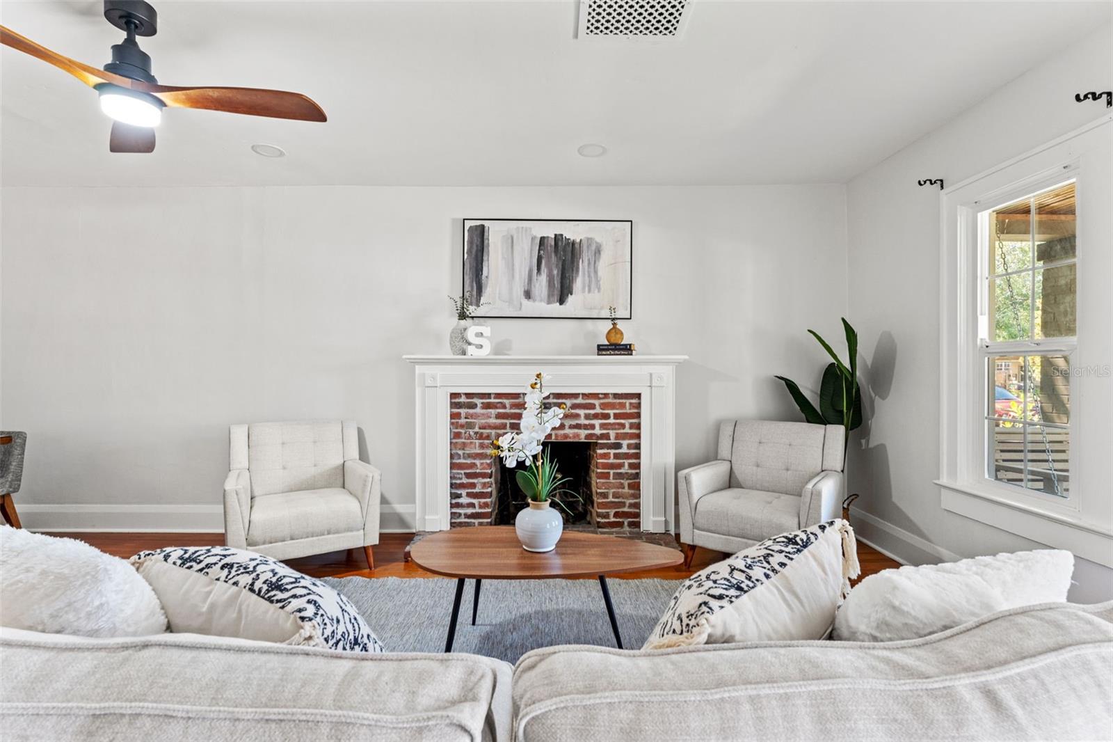 Image 7 of 54 For 407 Paris Street