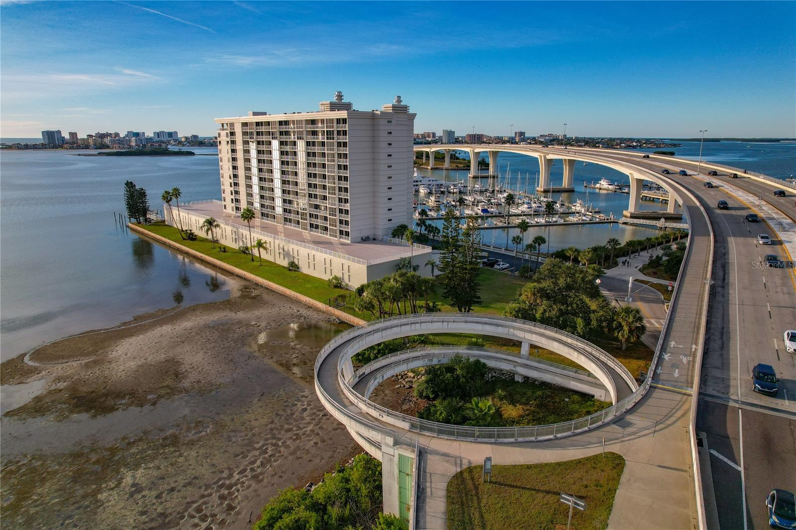 Image 10 of 74 For 100 Pierce Street 1202