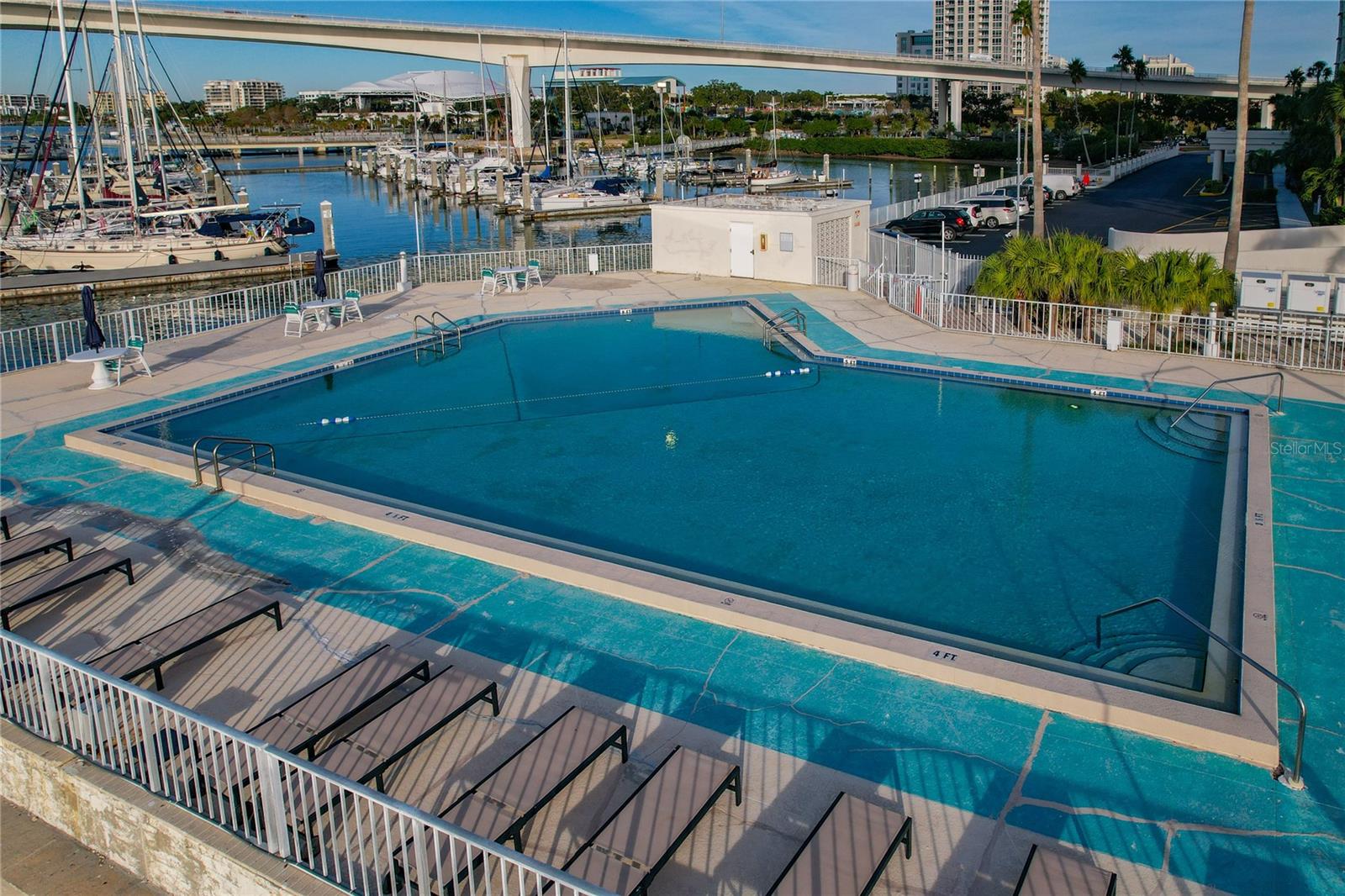 Image 17 of 74 For 100 Pierce Street 1202