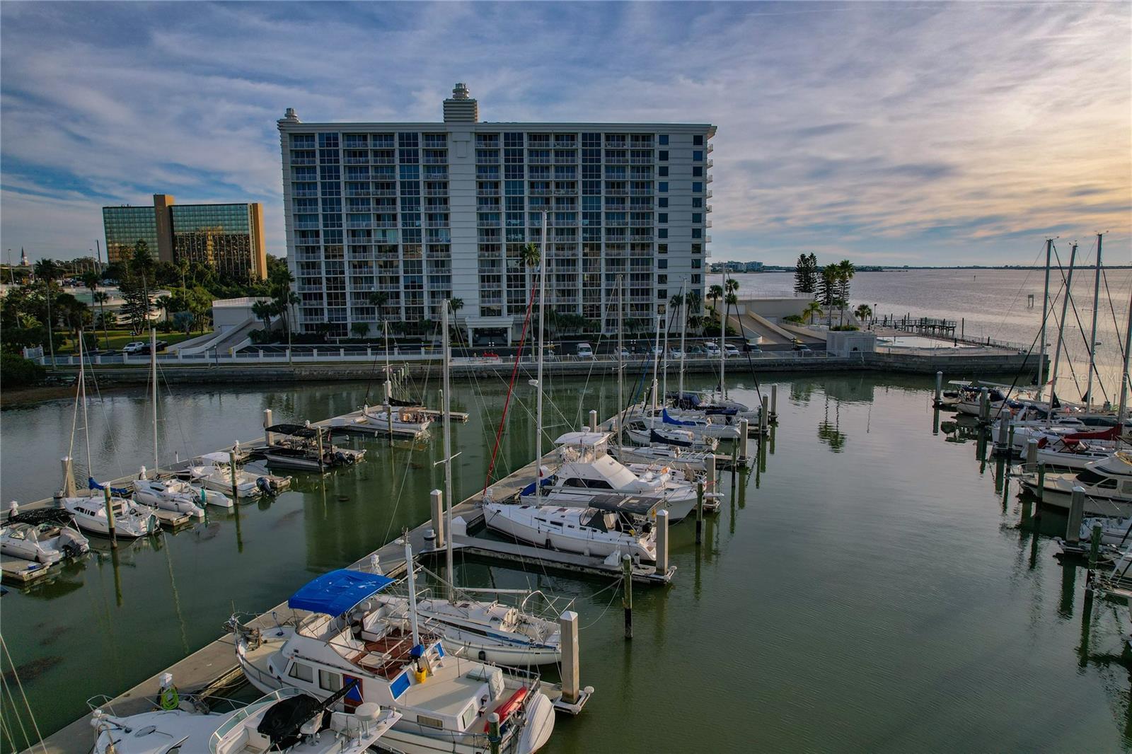 Image 18 of 74 For 100 Pierce Street 1202