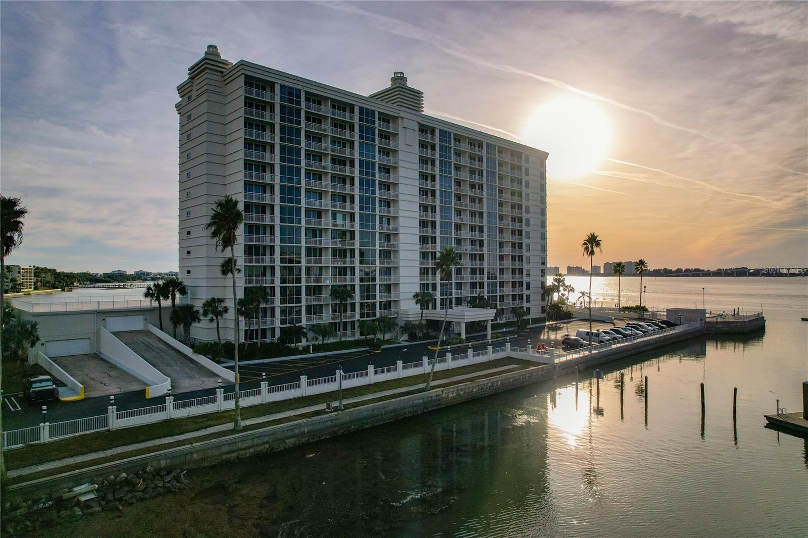 Image 19 of 74 For 100 Pierce Street 1202