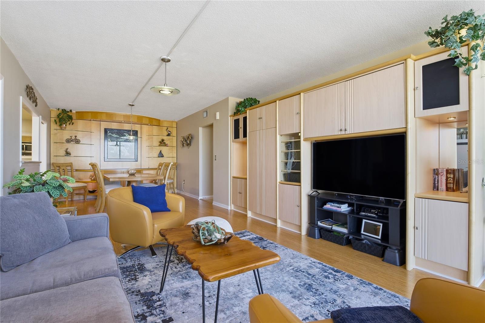 Image 25 of 74 For 100 Pierce Street 1202