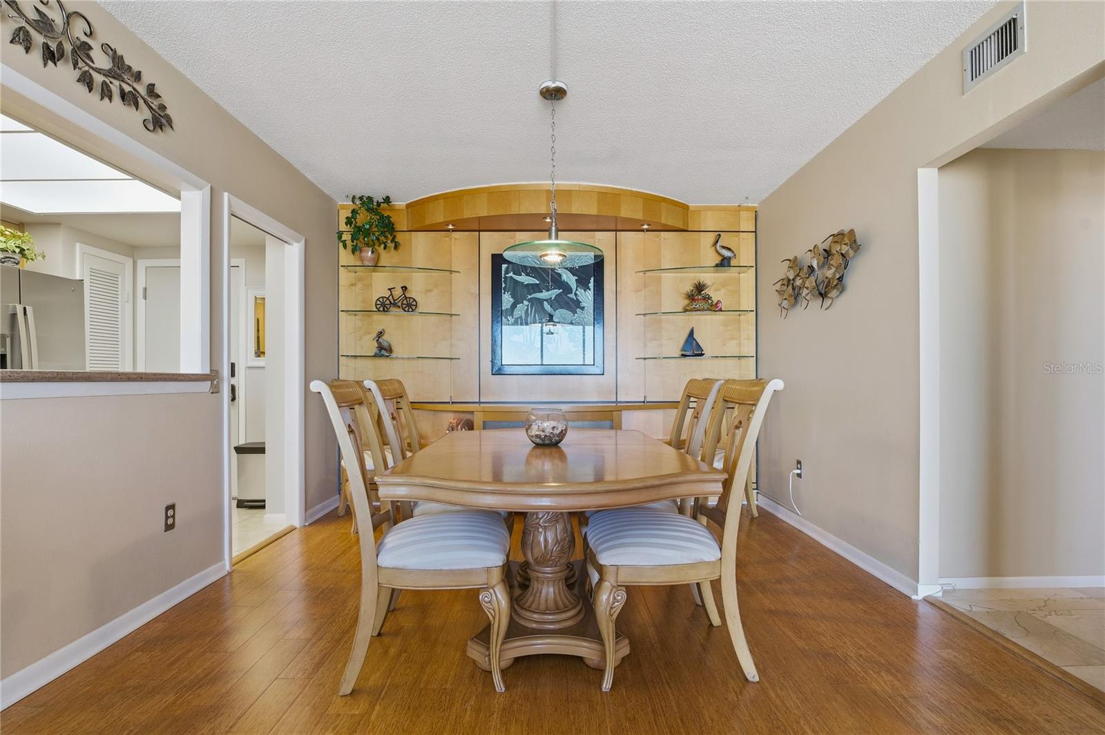 Image 28 of 74 For 100 Pierce Street 1202