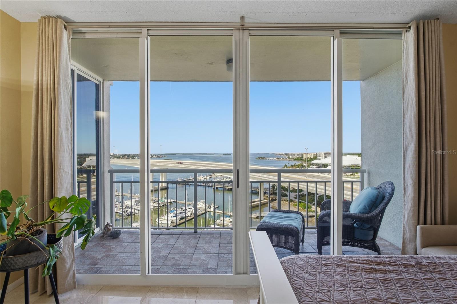 Image 40 of 74 For 100 Pierce Street 1202