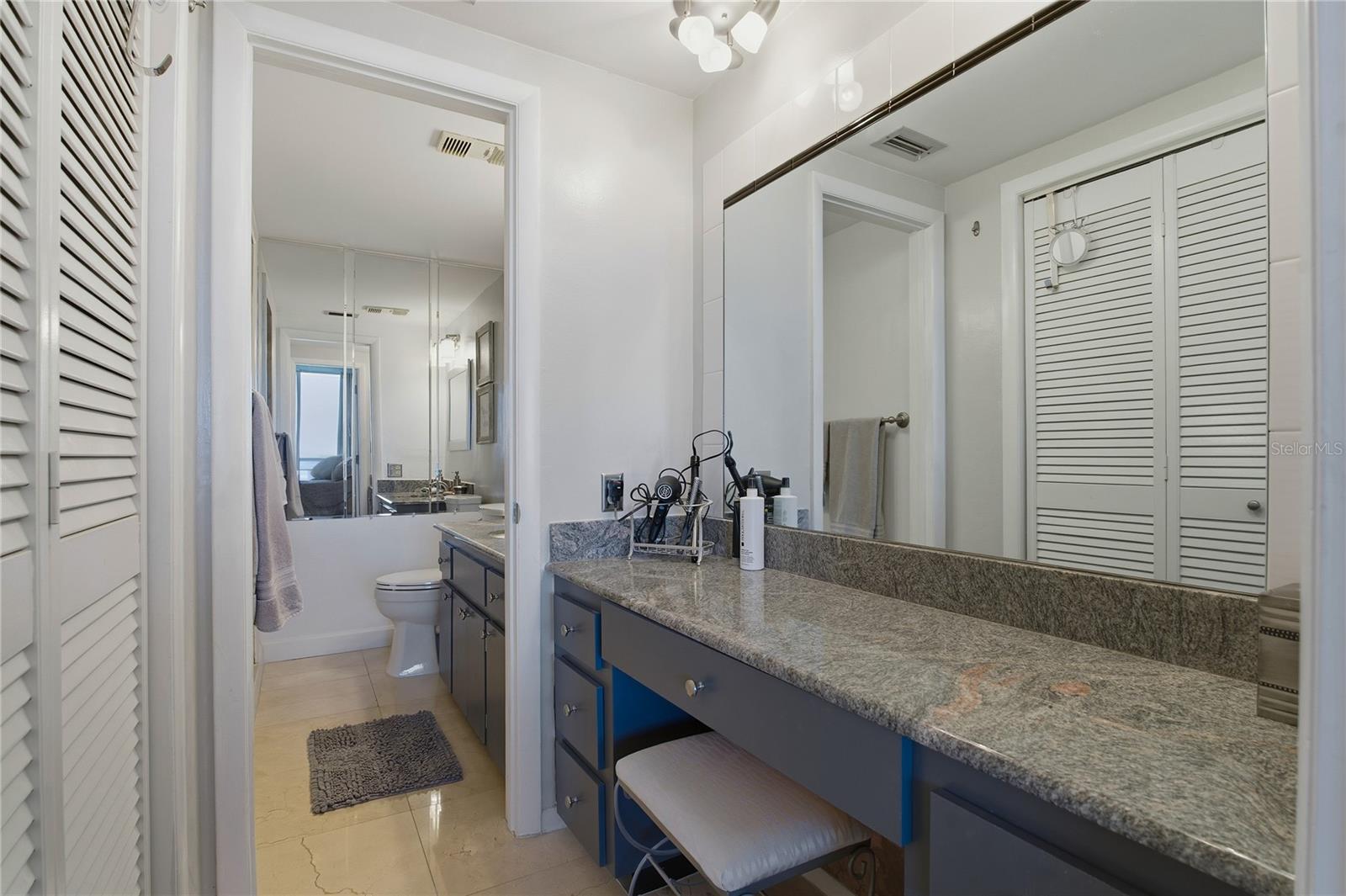 Image 49 of 74 For 100 Pierce Street 1202