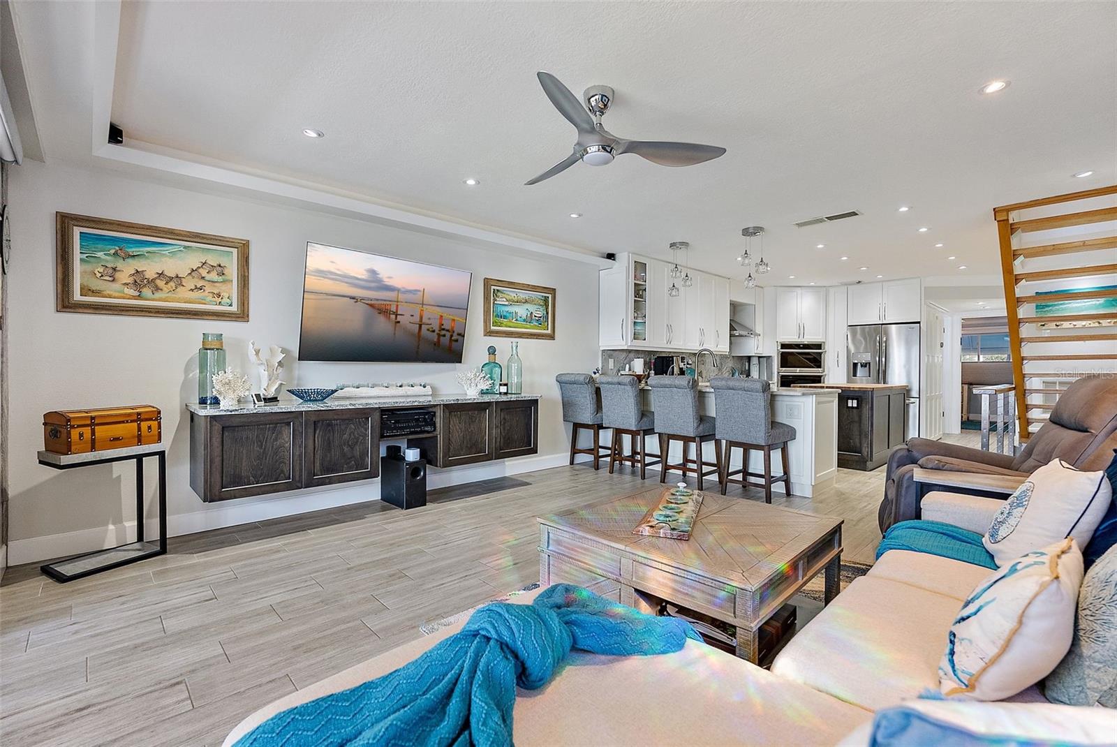 Image 11 of 42 For 380 Pinellas Bayway S.  E