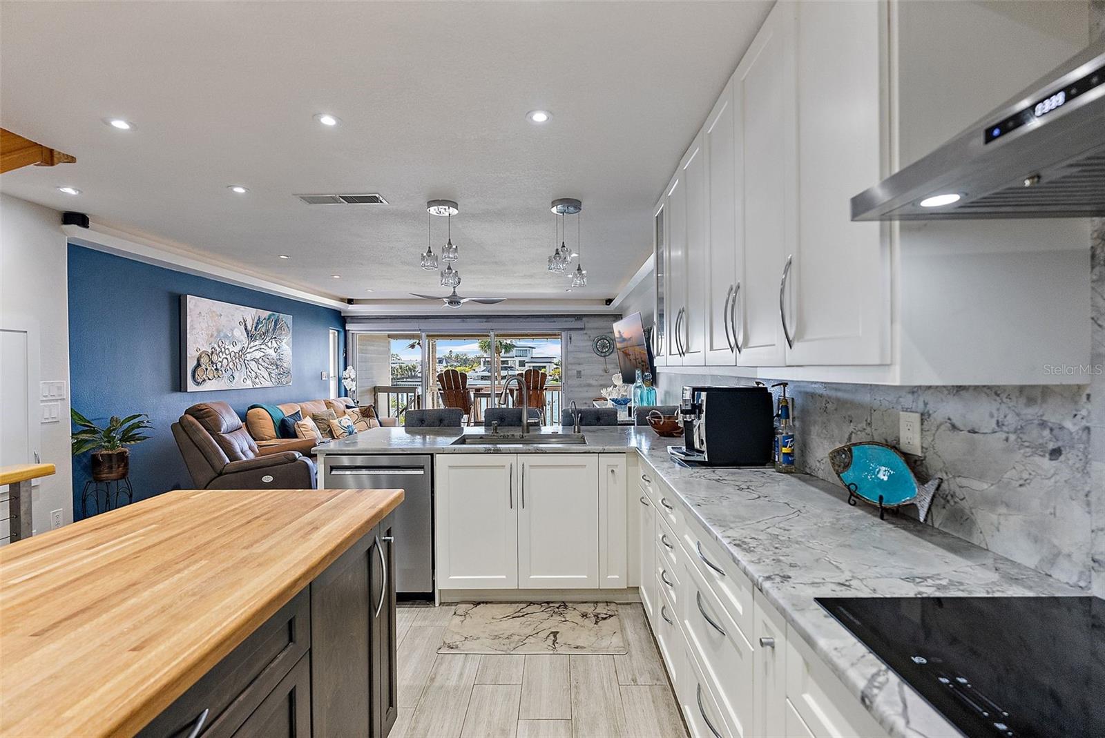 Image 17 of 42 For 380 Pinellas Bayway S.  E