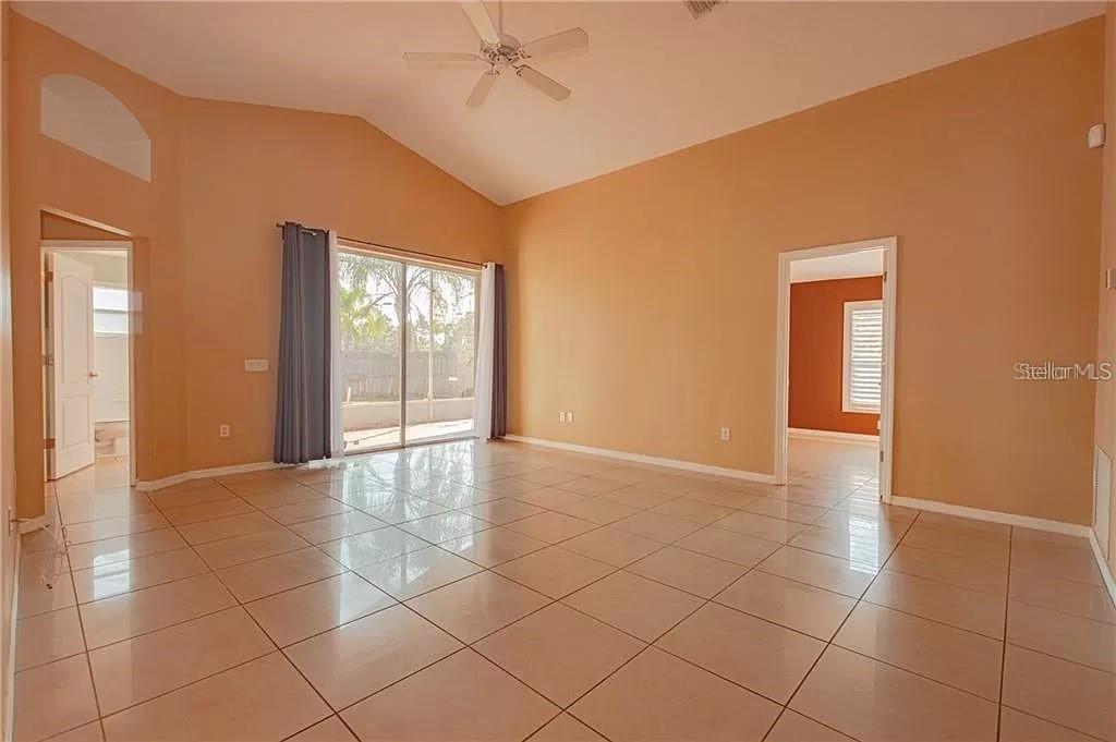 Image 18 of 41 For 3904 Ixora Court