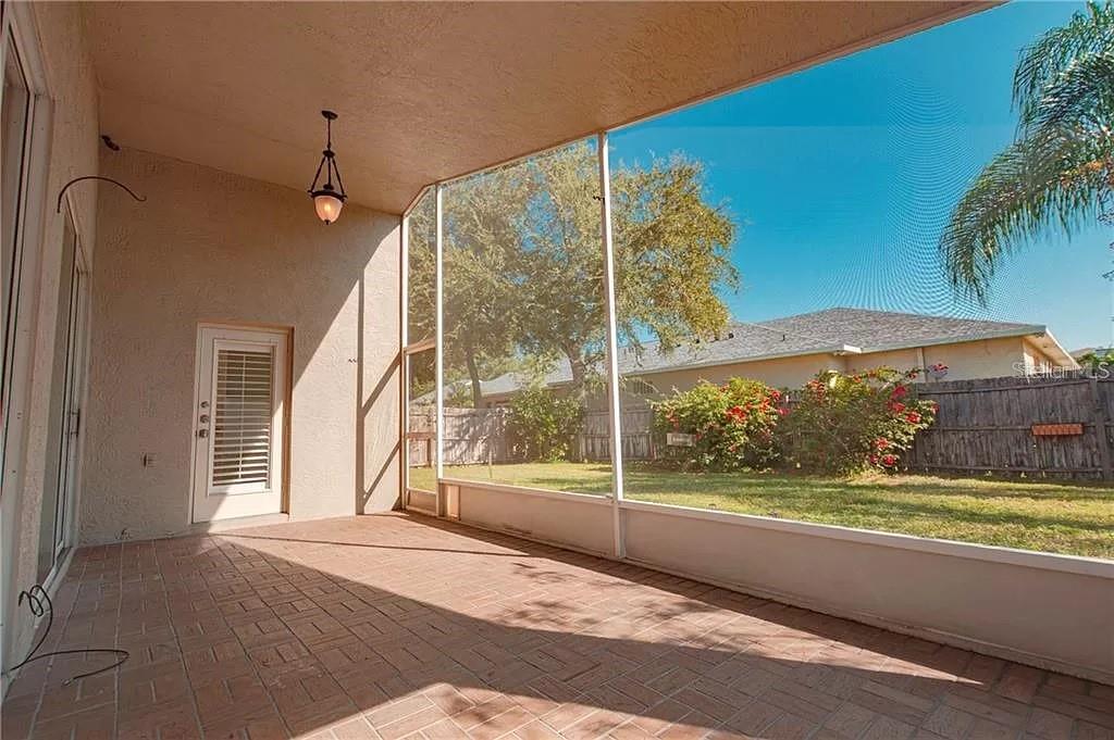 Image 33 of 41 For 3904 Ixora Court