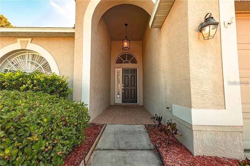 Image 5 of 41 For 3904 Ixora Court