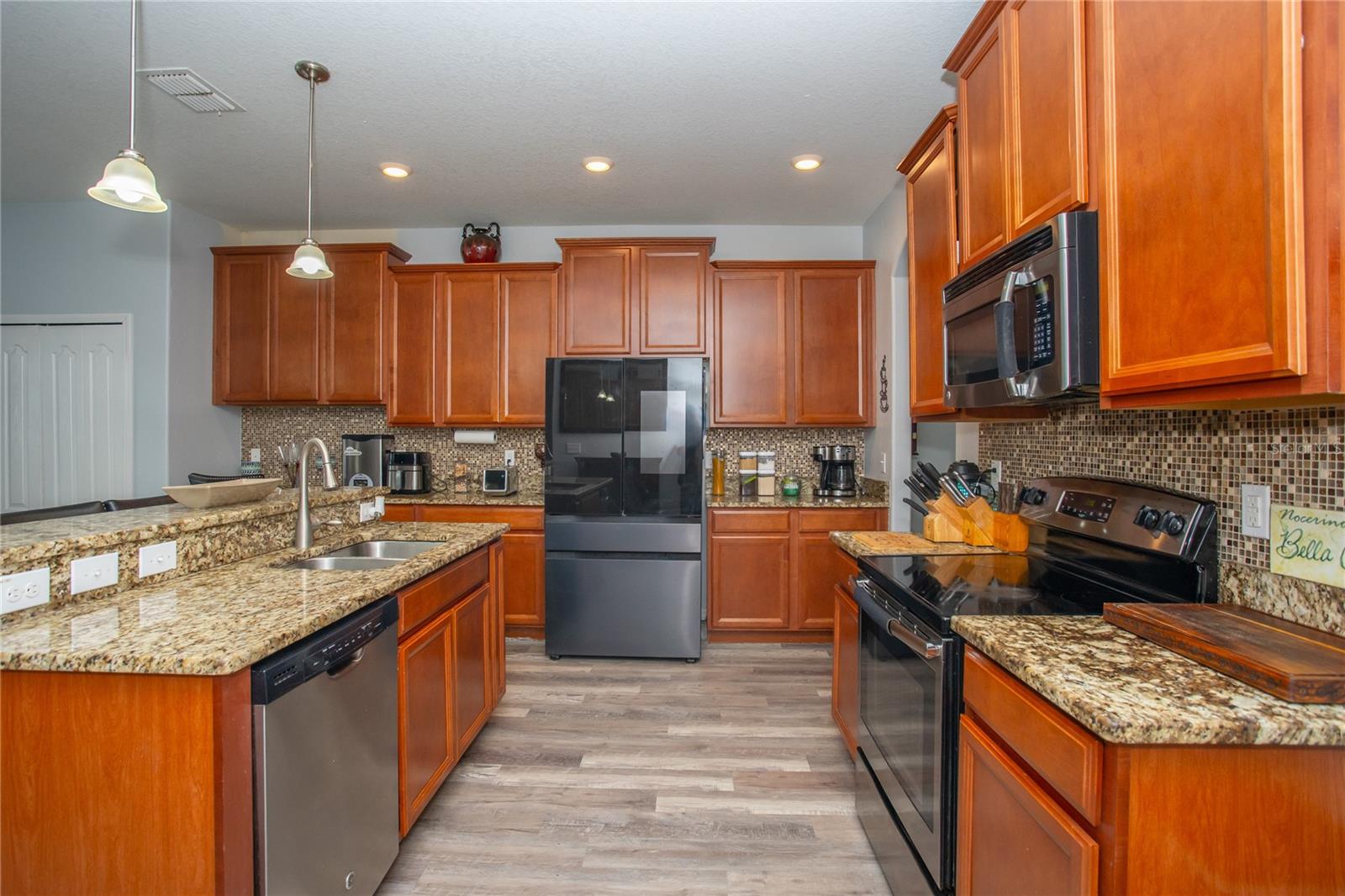 Image 12 of 47 For 10924 Rainbow Pyrite Drive