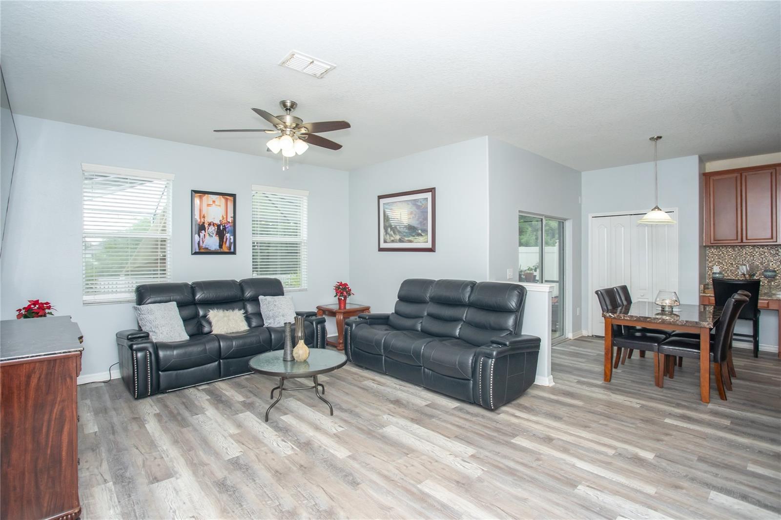 Image 19 of 47 For 10924 Rainbow Pyrite Drive