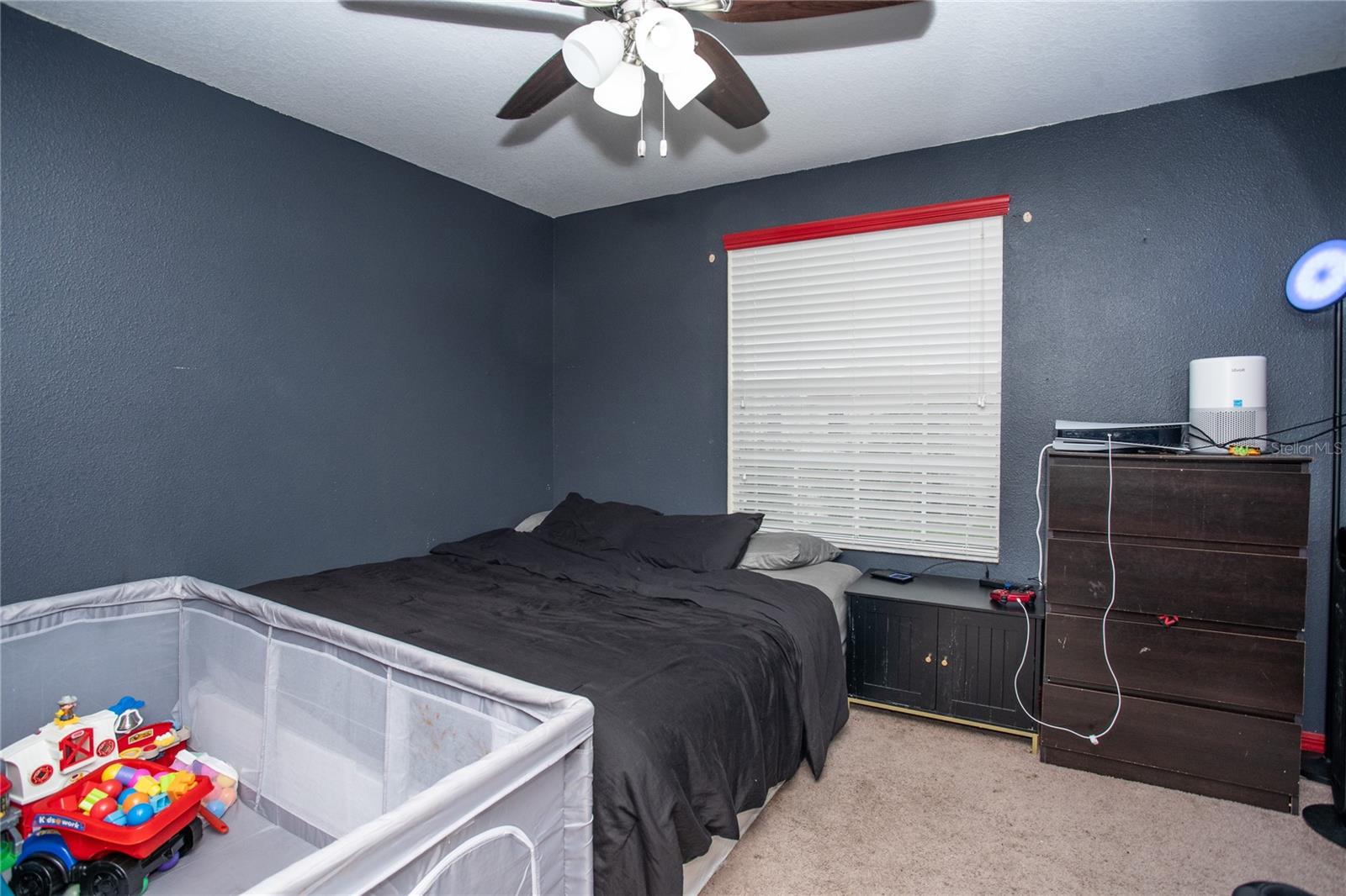 Image 28 of 47 For 10924 Rainbow Pyrite Drive