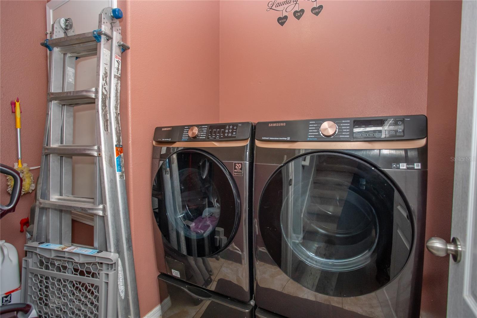 Image 34 of 47 For 10924 Rainbow Pyrite Drive