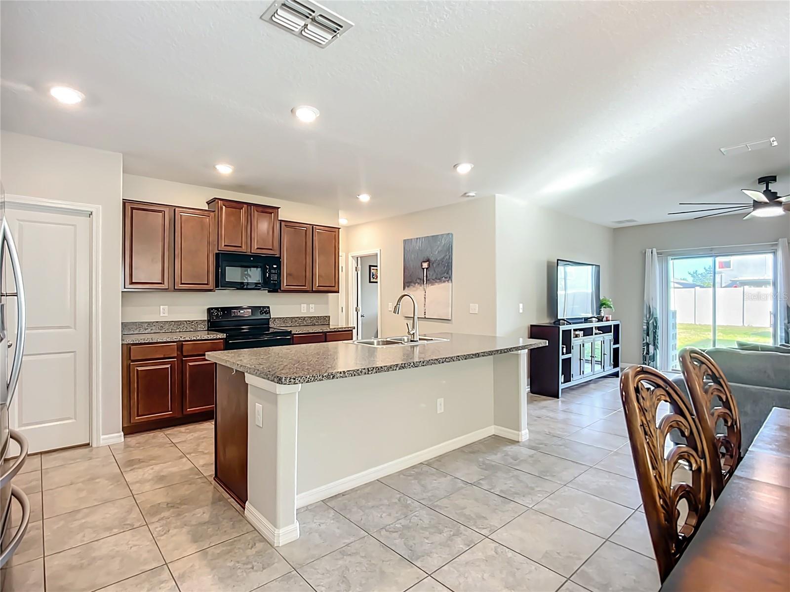 Image 18 of 64 For 7242 Salt River Avenue