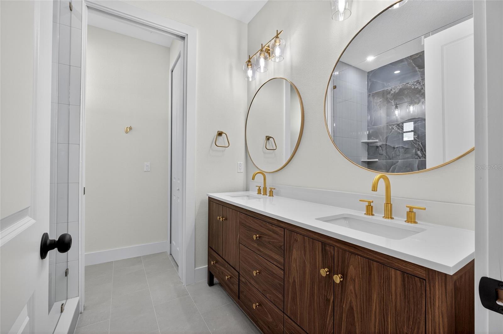 Image 10 of 16 For 1515 Knollwood Street