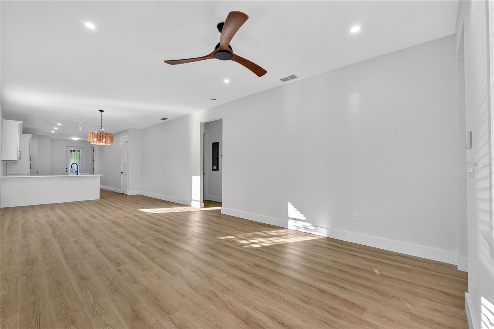 Image 2 of 16 For 1515 Knollwood Street