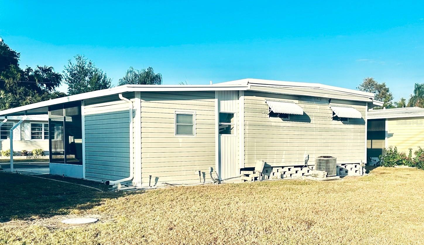 Listing photo id 8 for 2000 Bay Drive 178