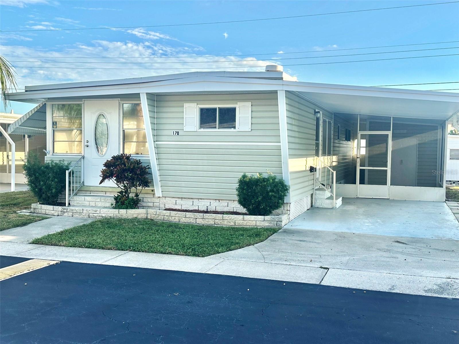 Listing photo id 10 for 2000 Bay Drive 178