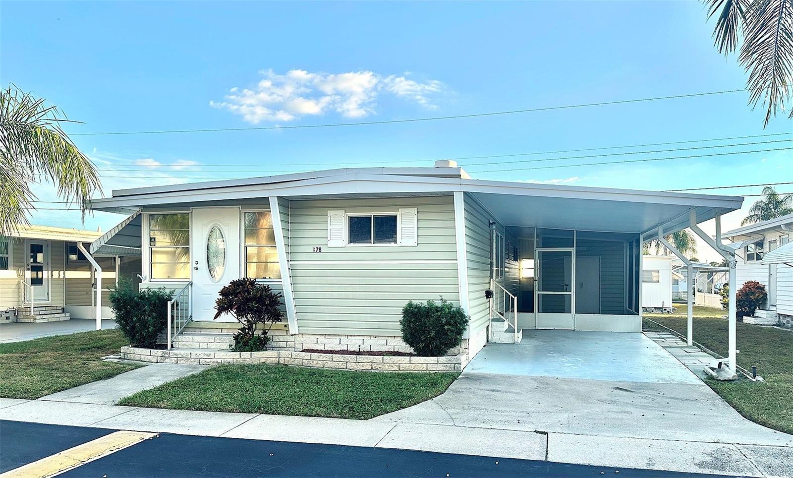 Listing photo id 0 for 2000 Bay Drive 178