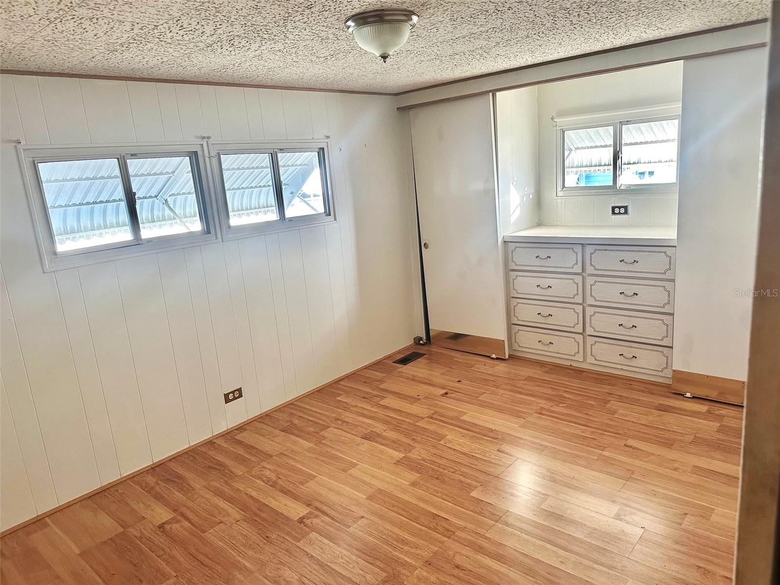 Listing photo id 3 for 2000 Bay Drive 178