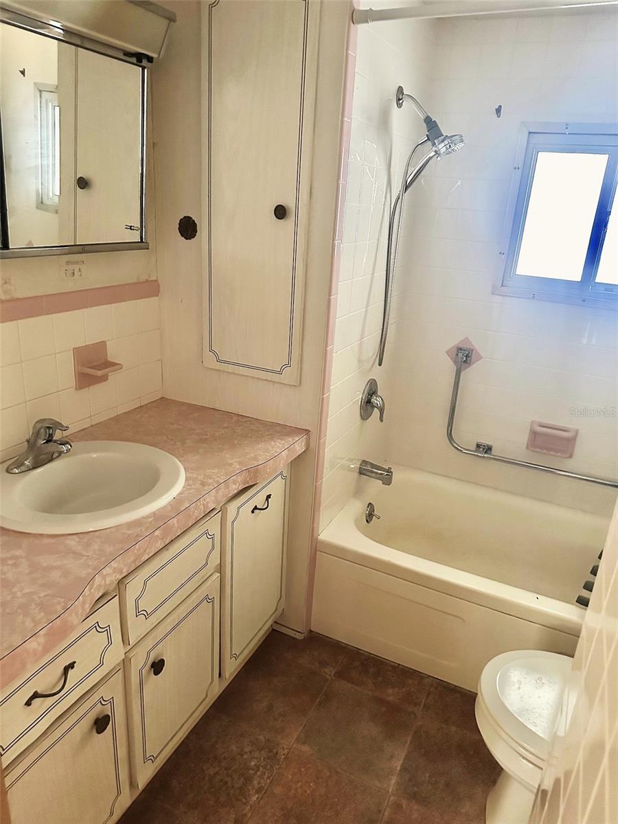 Listing photo id 4 for 2000 Bay Drive 178