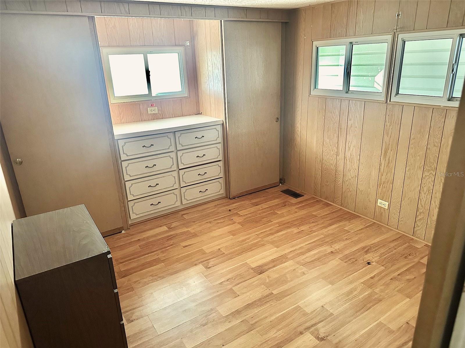 Listing photo id 5 for 2000 Bay Drive 178