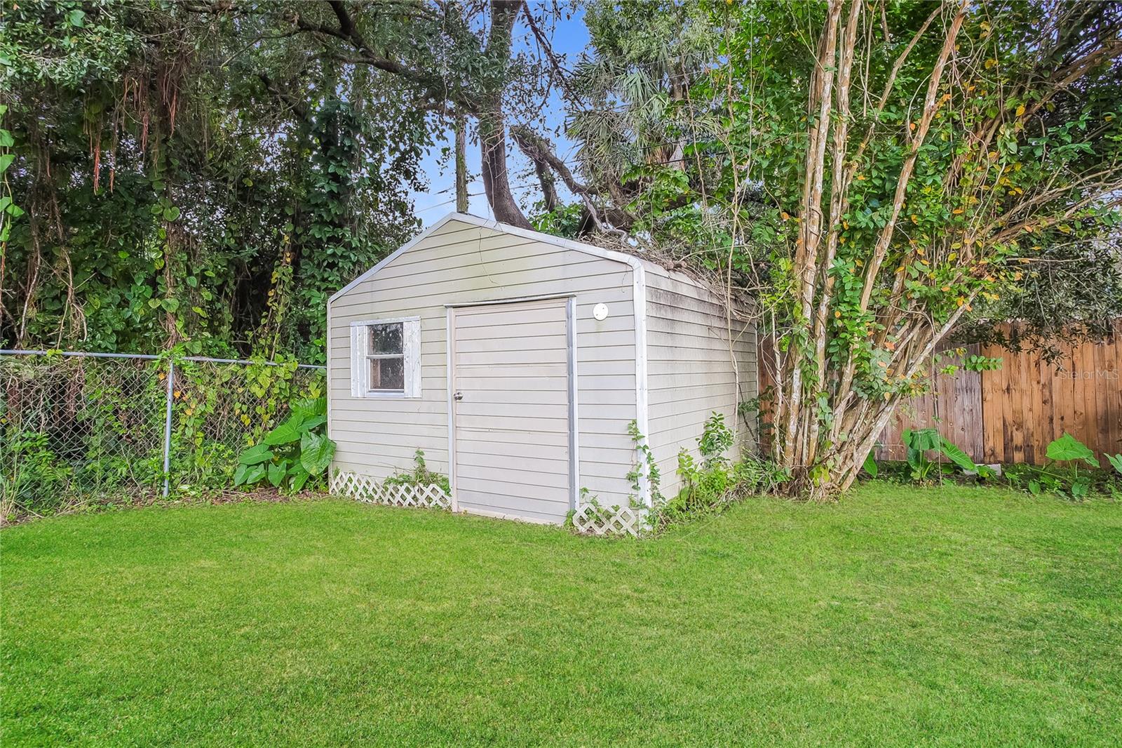 Image 15 of 16 For 2015 Jones Avenue