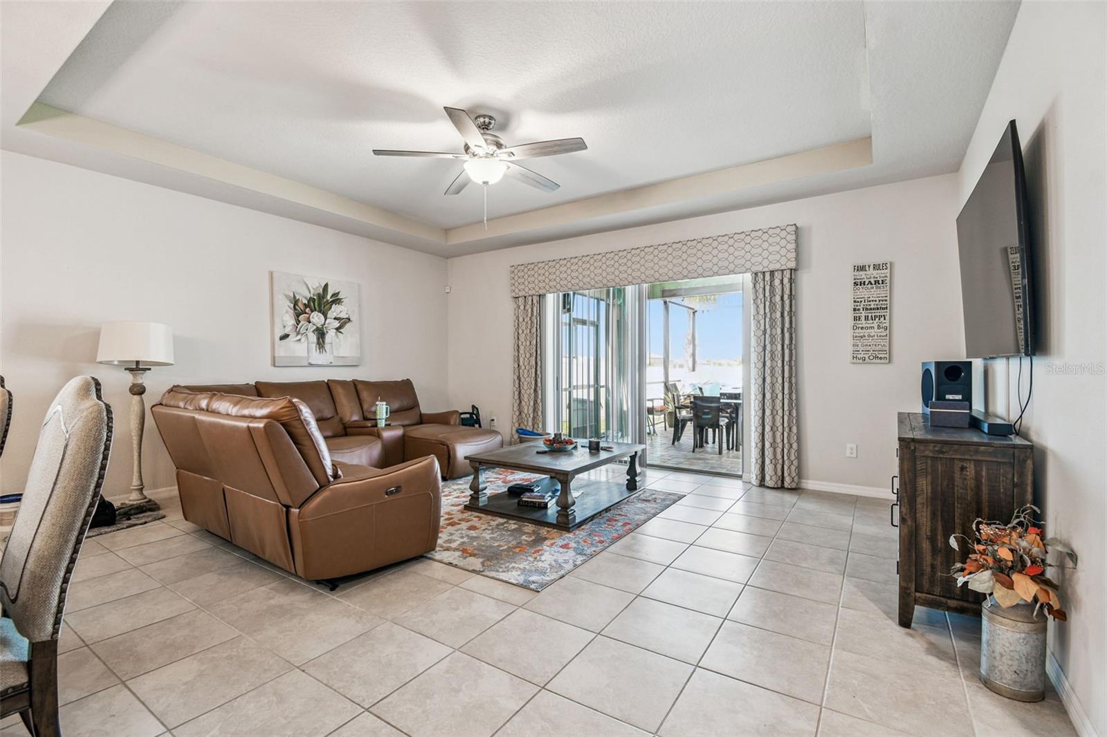 Image 17 of 61 For 11722 Clare Hill Avenue