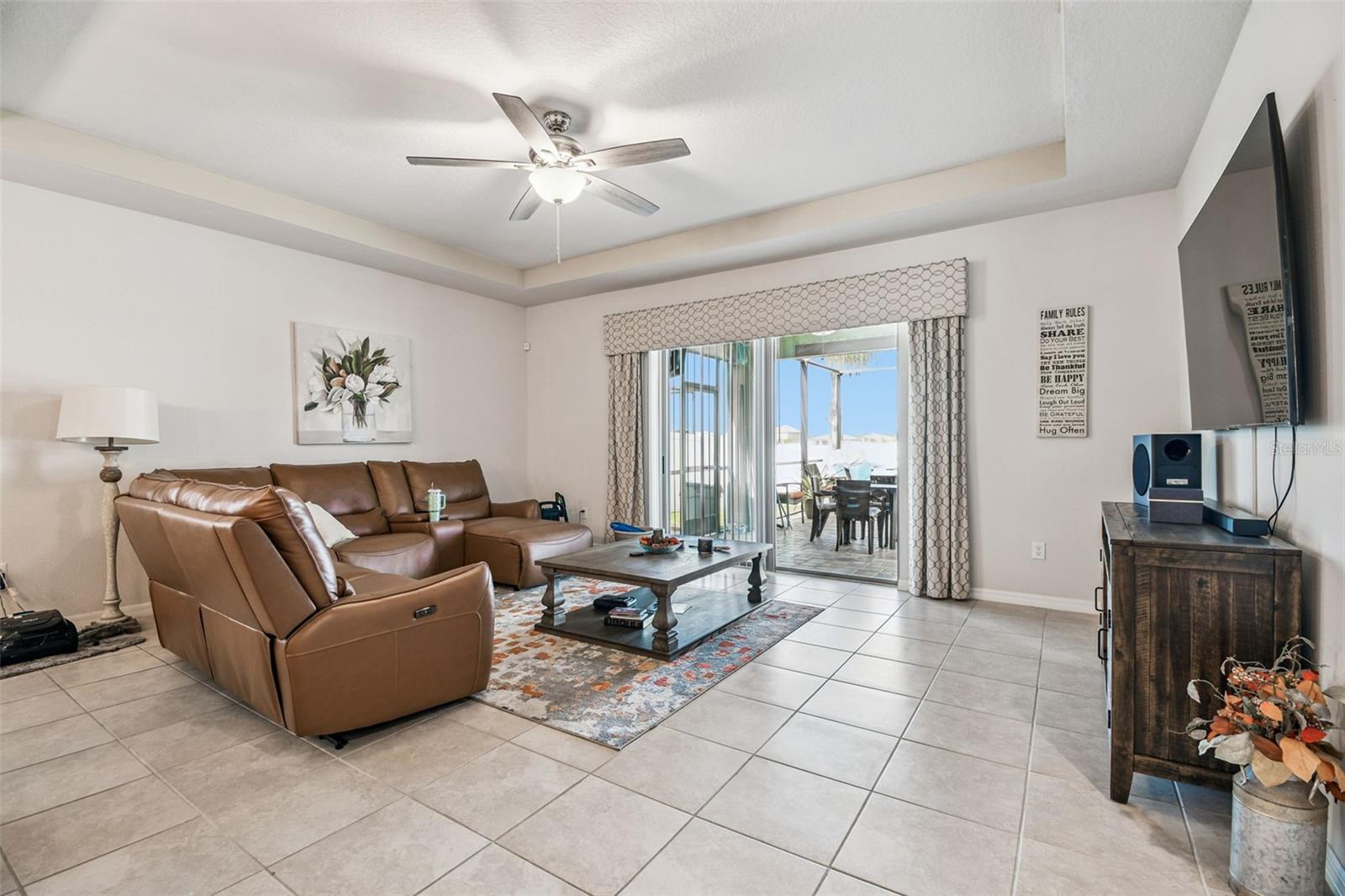 Image 18 of 61 For 11722 Clare Hill Avenue