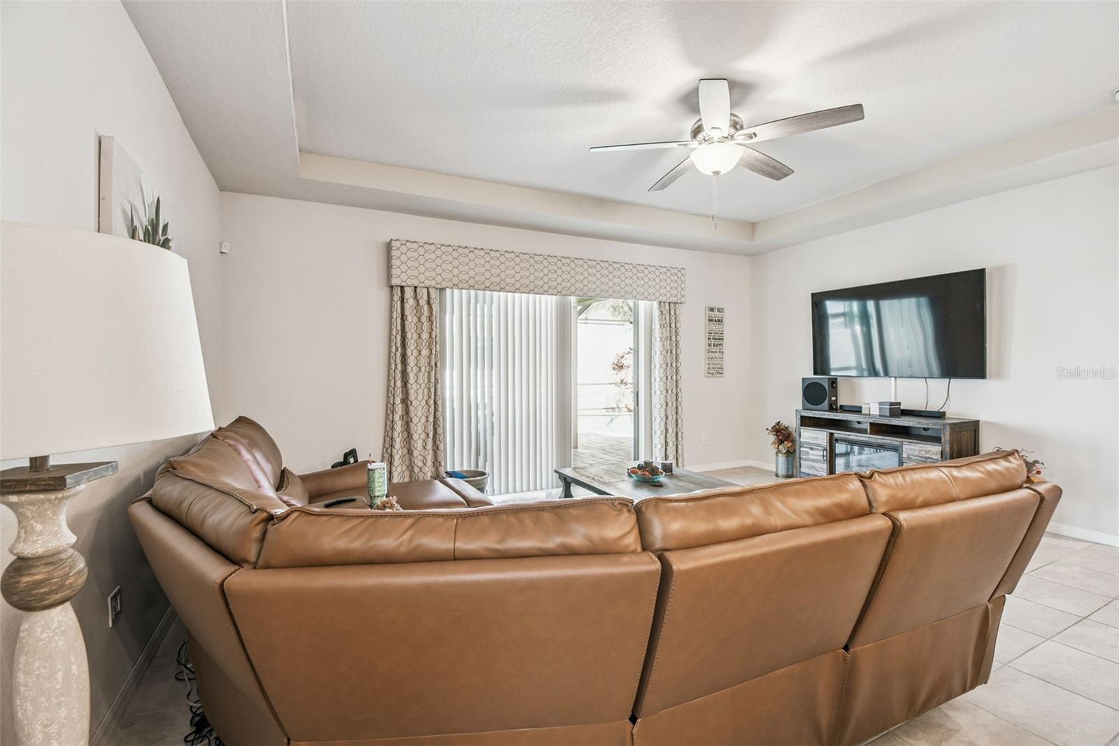 Image 19 of 61 For 11722 Clare Hill Avenue