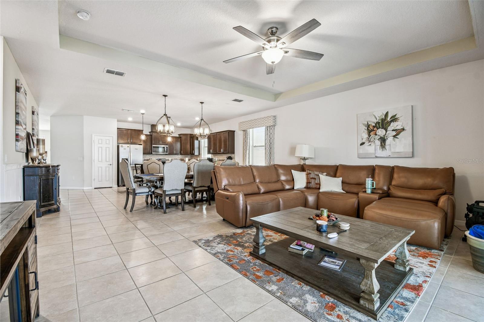 Image 21 of 61 For 11722 Clare Hill Avenue