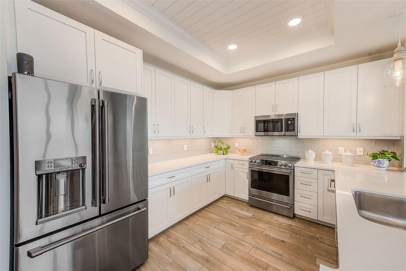 Image 10 of 43 For 20001 Gulf Boulevard 403