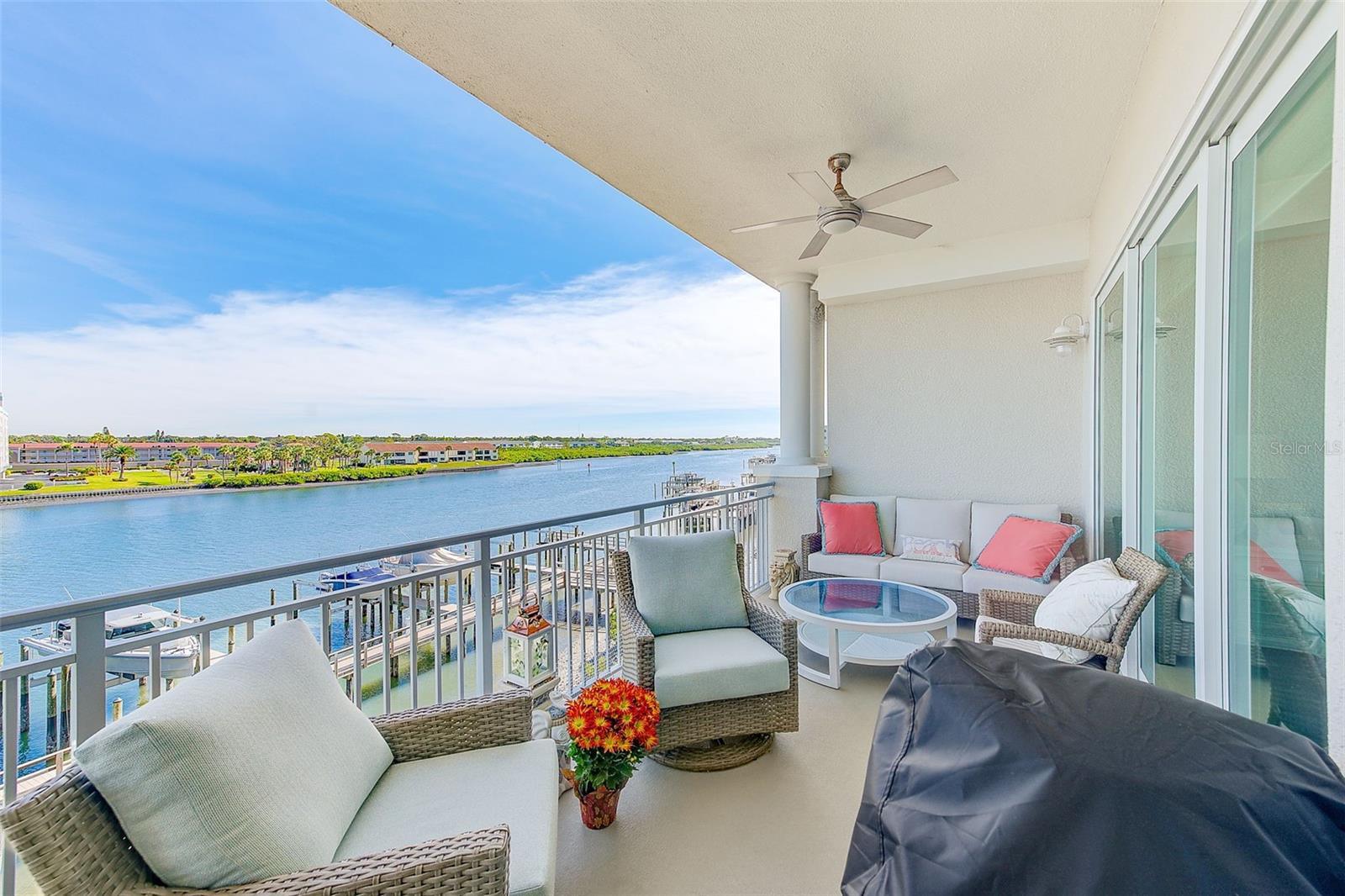 Image 25 of 43 For 20001 Gulf Boulevard 403