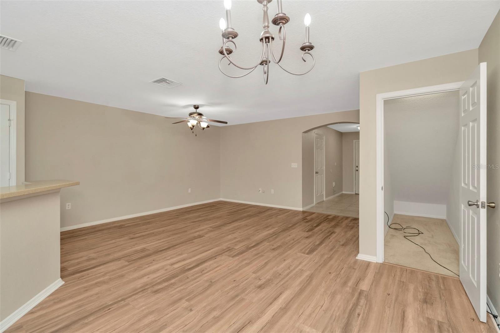 Image 9 of 33 For 1523 Water Terrace Lane