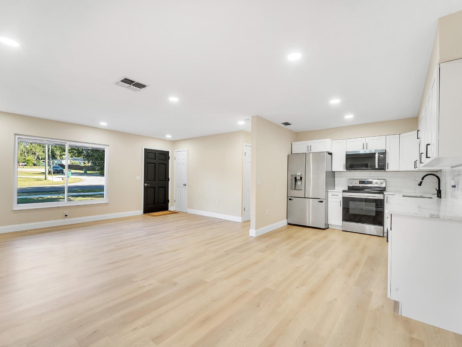 Image 12 of 48 For 39030 South Avenue