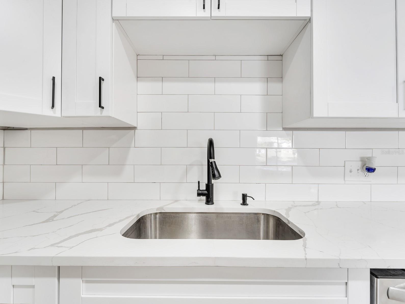 Image 13 of 48 For 39030 South Avenue