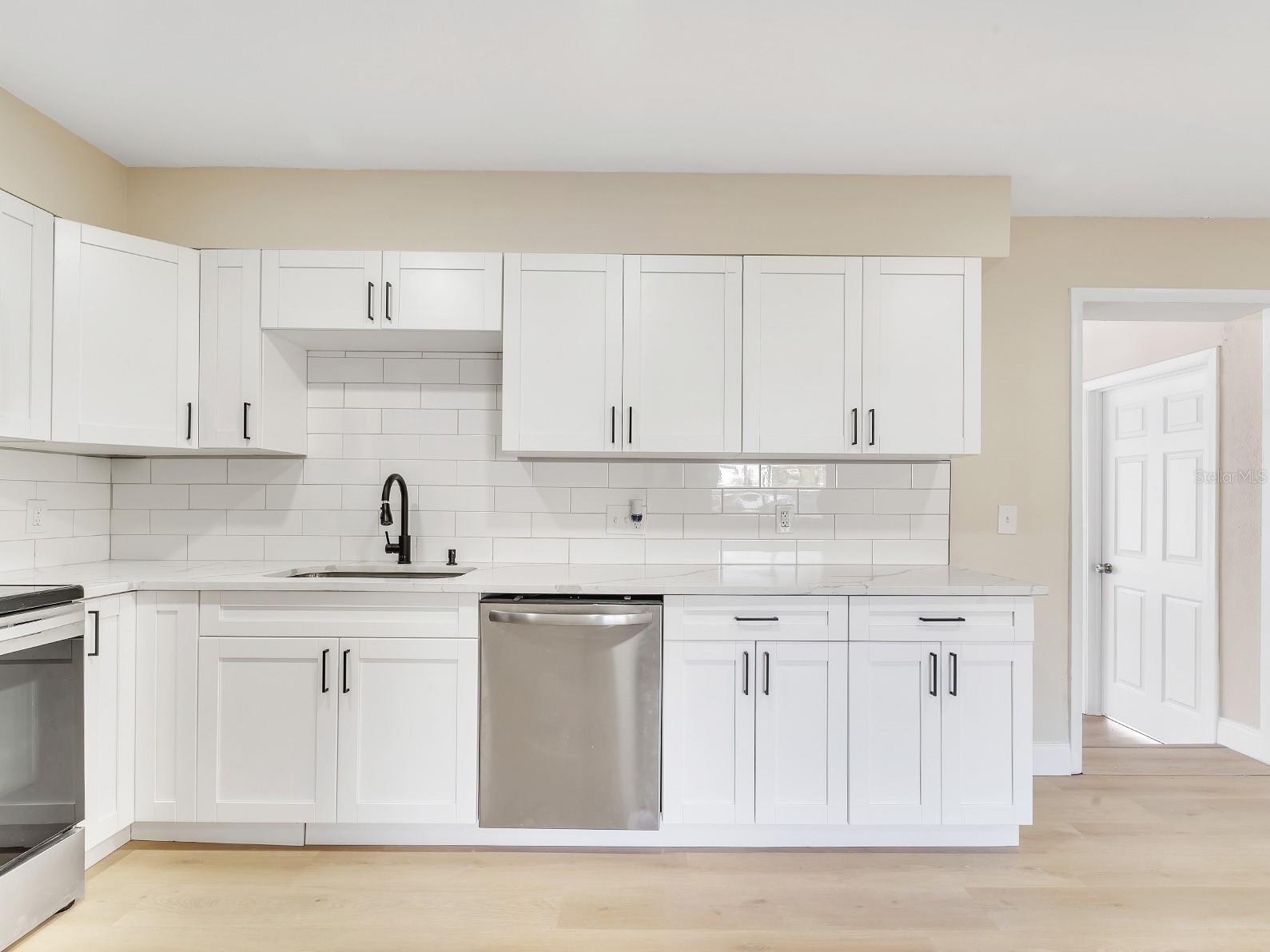 Image 14 of 48 For 39030 South Avenue