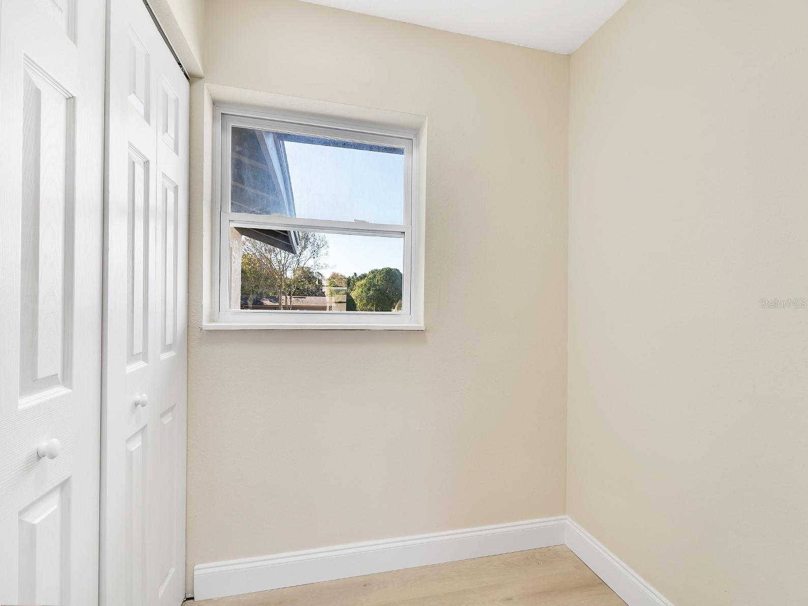 Image 19 of 48 For 39030 South Avenue