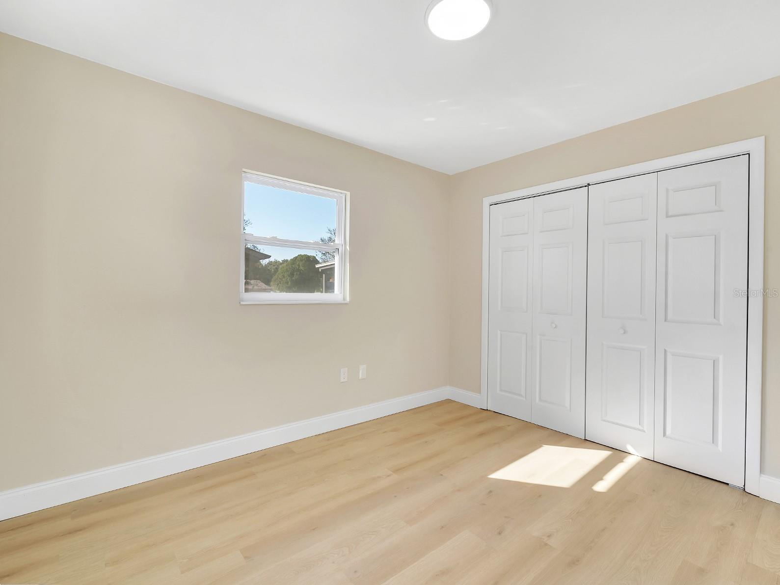 Image 21 of 48 For 39030 South Avenue