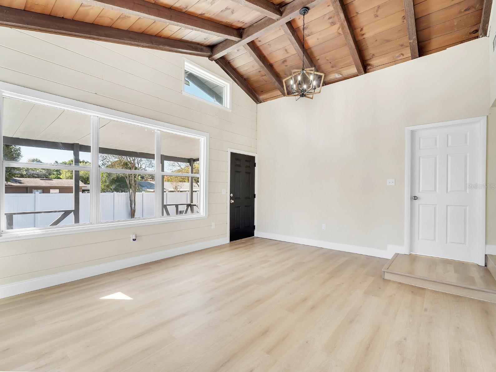 Image 28 of 48 For 39030 South Avenue